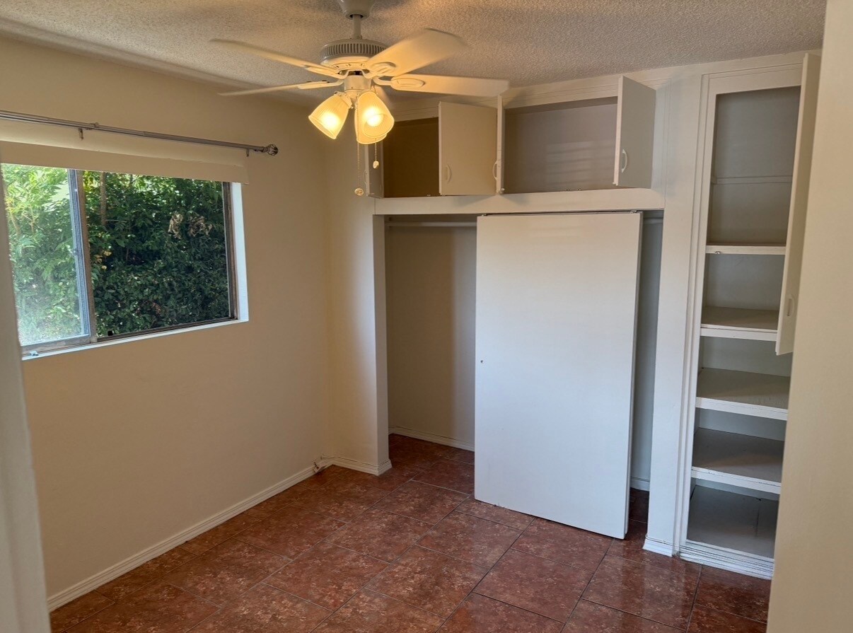Rear bedroom - 4068 Oakcrest Dr
