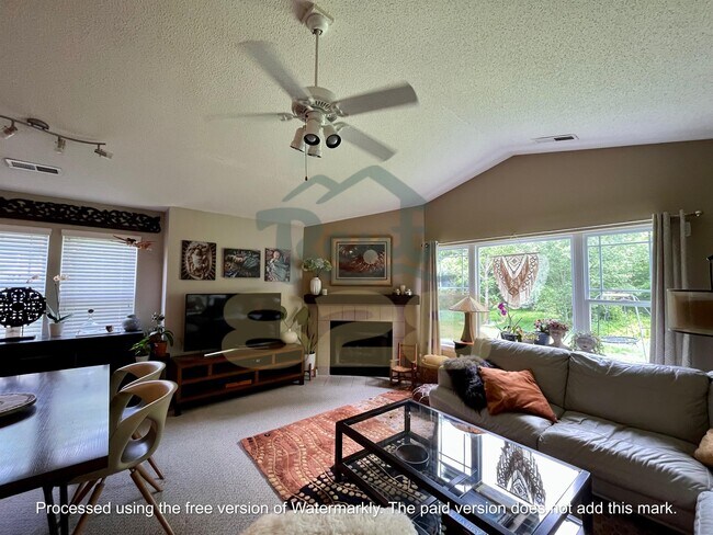 Building Photo - 37 Sunview Cir
