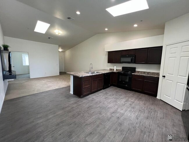 Building Photo - 3743 S Desert Sky Dr