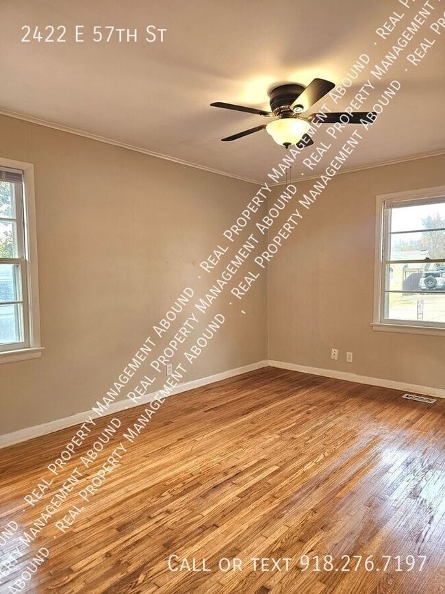 Building Photo - 2422 E 57th St