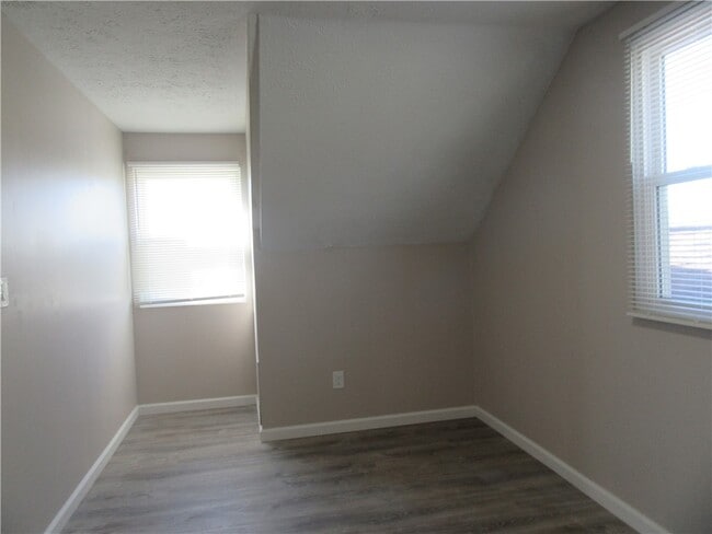 Building Photo - 212 Vollmer Pkwy