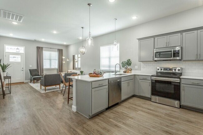 Building Photo - 531 Strong Ave