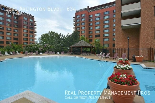 Building Photo - 1121 Arlington Blvd