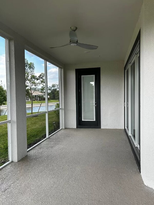 Building Photo - 12021 Santaluz Dr