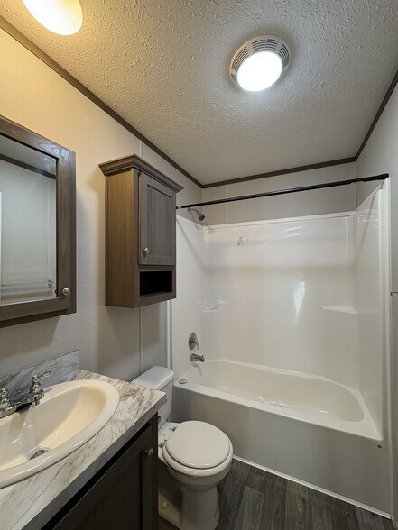 Building Photo - 315 Basket Branch