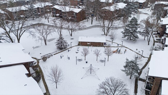 Building Photo - 2556 Waterbury Dr