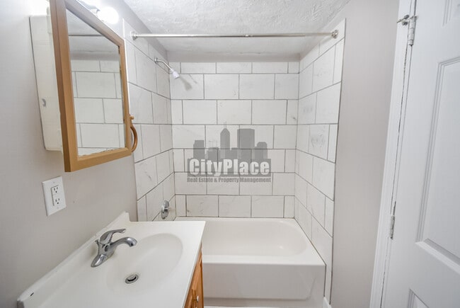 Building Photo - 2314 Union St