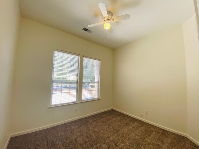 Building Photo - $2,795 Peach & Alluvial, Pool + Clovis Trail Access | W. Fallbrook Ave, Clovis