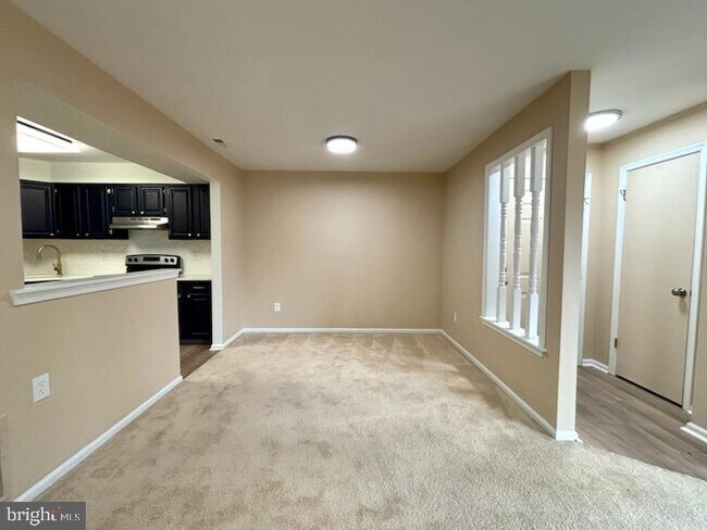 Building Photo - 5 Neville Ct