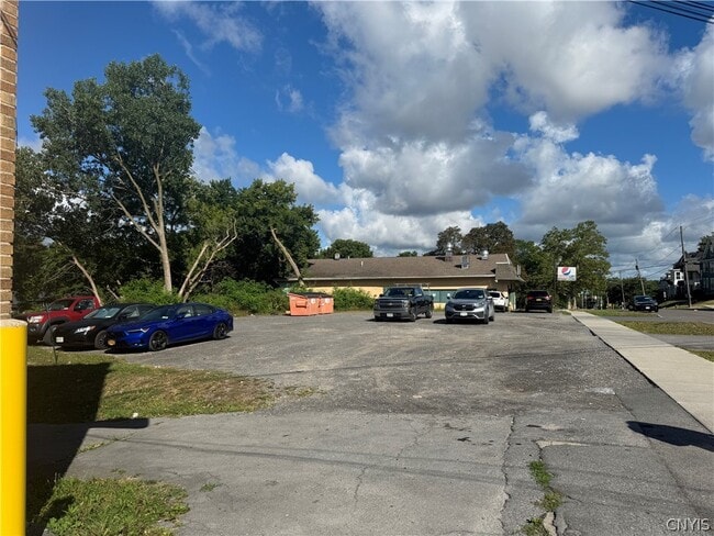 Building Photo - 409 Milton Ave