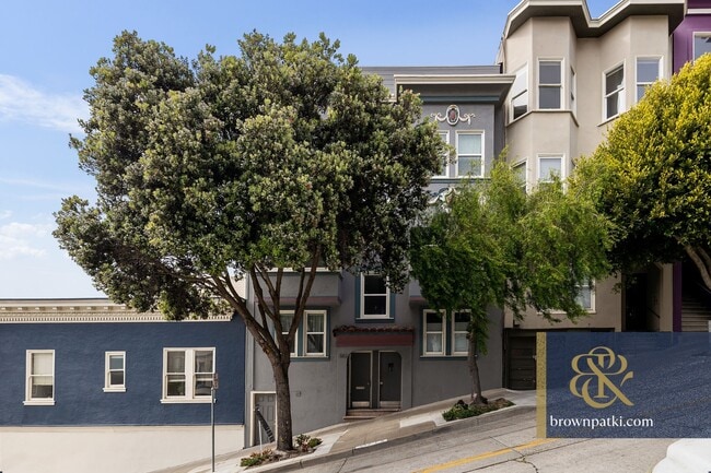 Building Photo - 382 Green St