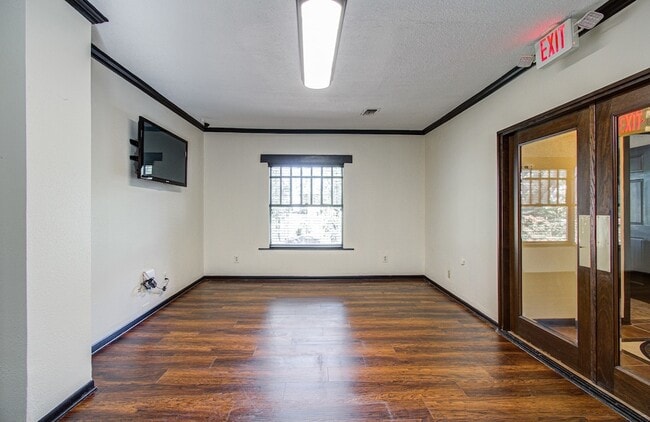 Building Photo - 4505 Caroline St