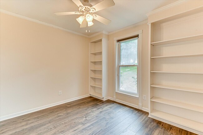 Building Photo - 230 Ronstadt Dr