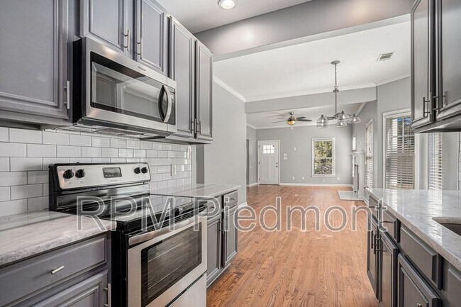 Building Photo - 331 Inman St SW