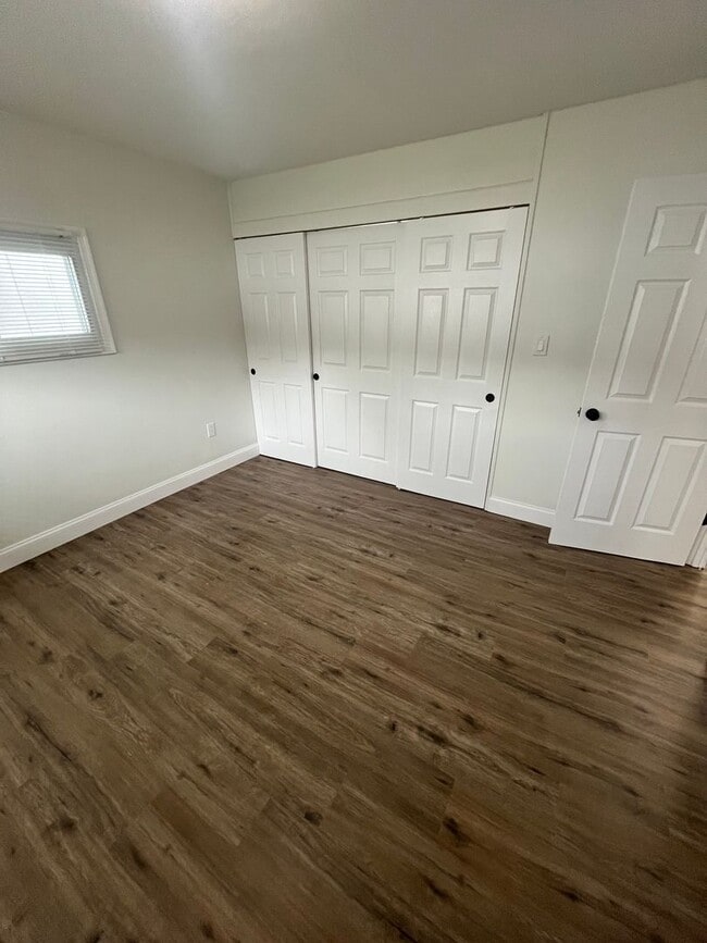 Building Photo - Beautiful brand new 4 bed 2 bath for Rent single home with yard in Levittown