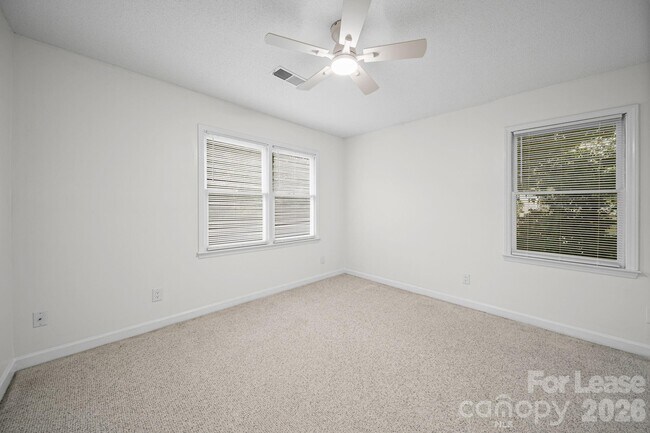 Building Photo - 1110 Chandler Dr
