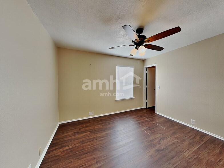 Building Photo - 3104 Pinehurst Ct