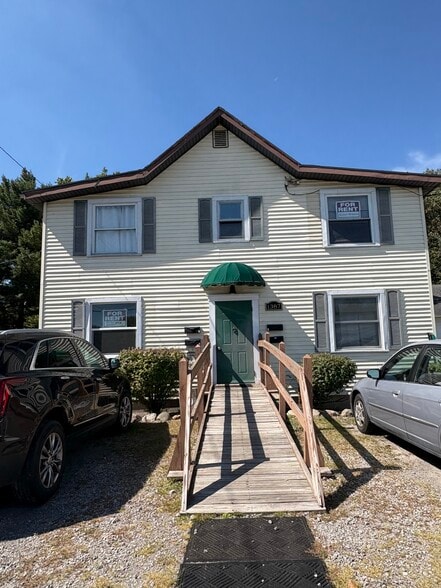 Building Photo - 1387 N Cole St