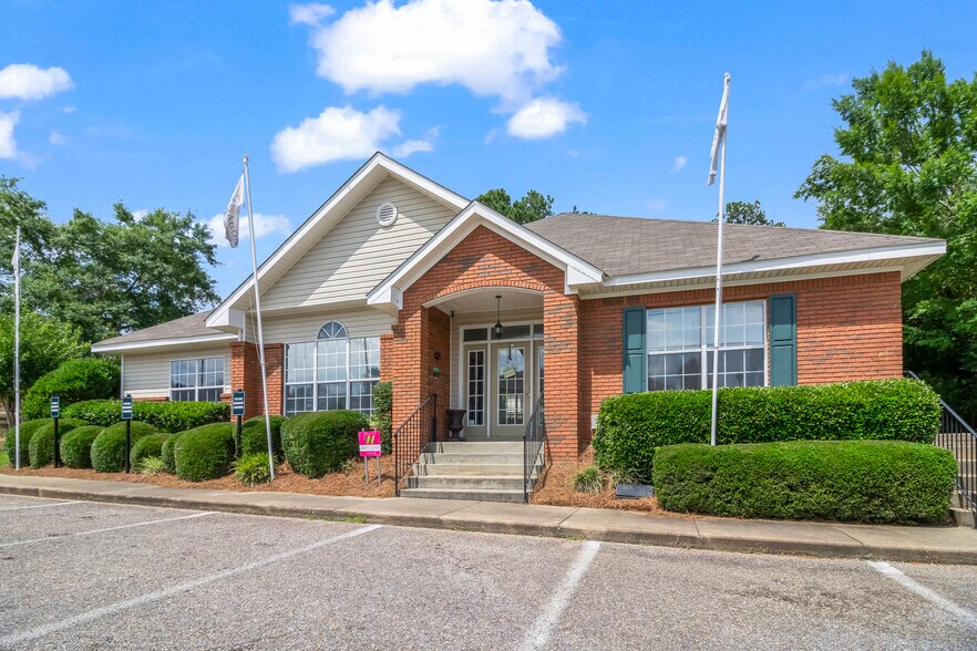The Tarragon 2151 Westgate Dothan AL 36303 Apartment Finder