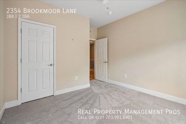 Building Photo - 2354 Brookmoor Ln