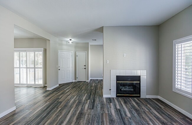 Building Photo - Green Valley Condo