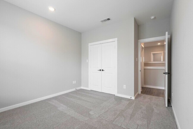 Building Photo - 8440 Berry Brush Ln