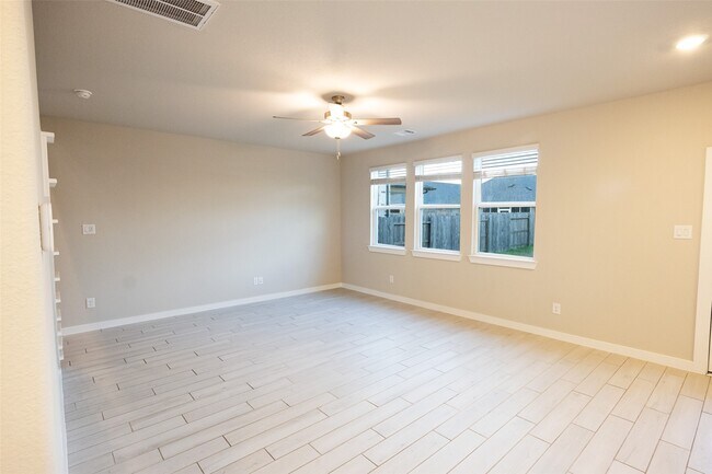 Building Photo - 17549 Rosette Grass Dr