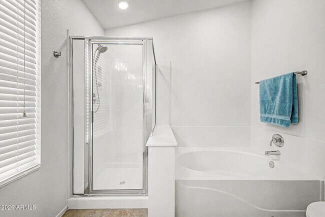 Building Photo - 414 N Hudson Pl