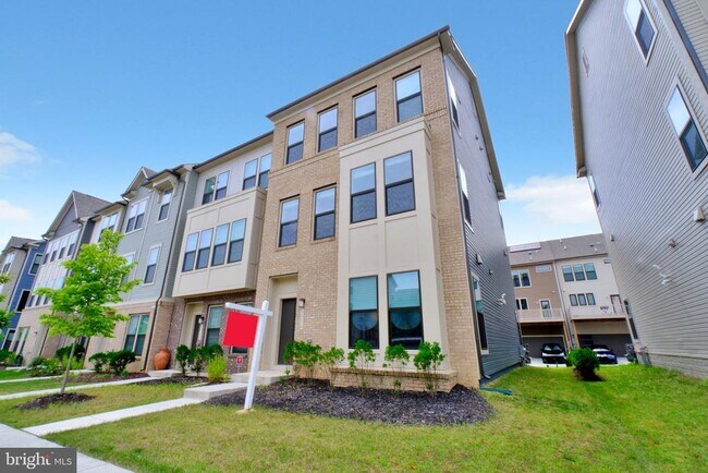 Building Photo - 3336 Cormorant Dr