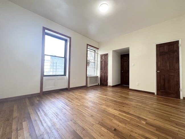 Building Photo - 240 W 104th St
