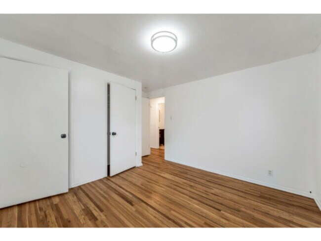 Building Photo - 6113 Holland St