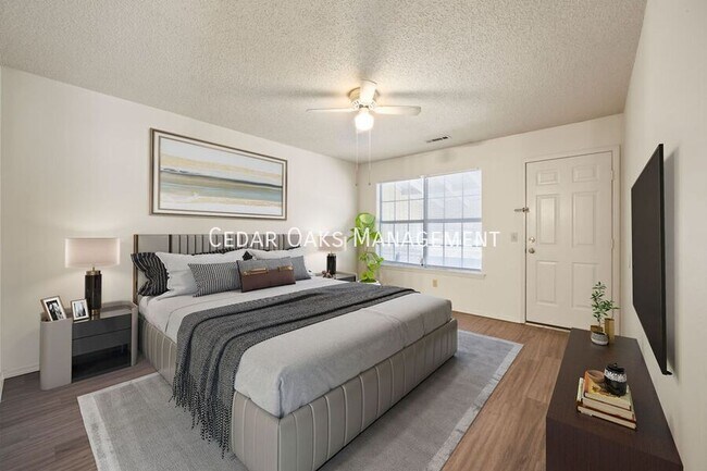 Building Photo - 5908 Sara St