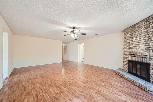 Building Photo - 1415 Lance Way