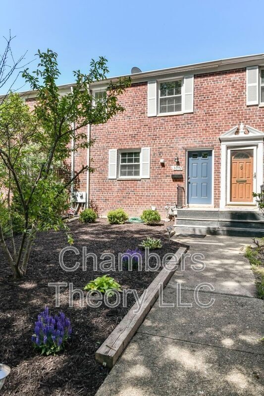 Building Photo - 3016 Mt Vernon Ave