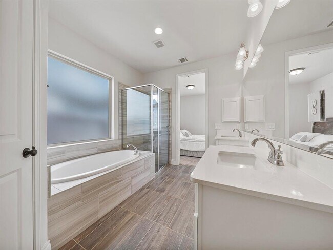 Building Photo - 3909 Lily Park Ln