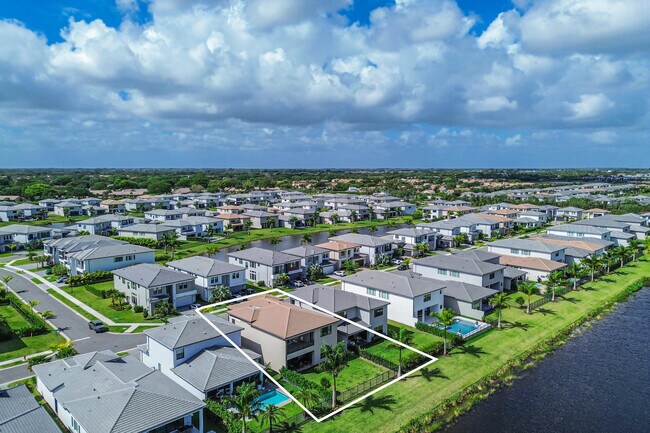 Building Photo - 8283 Royal County Down Rd