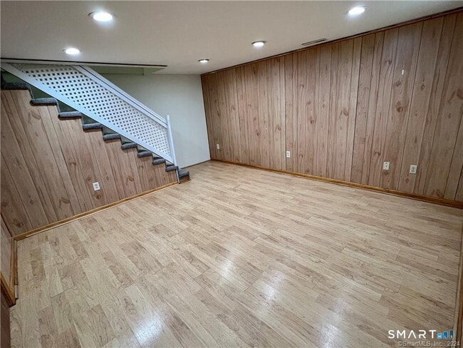 Building Photo - 15 Meadowrue Dr
