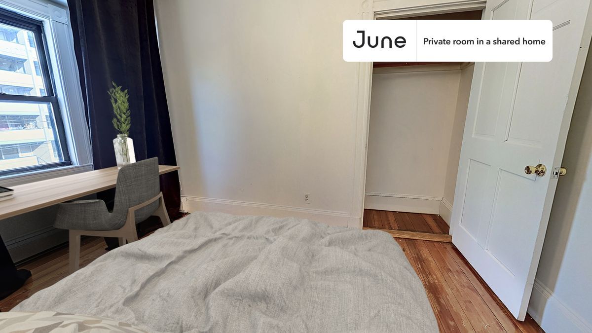 Building Photo - Room in Shared 6 bed/2 bath home