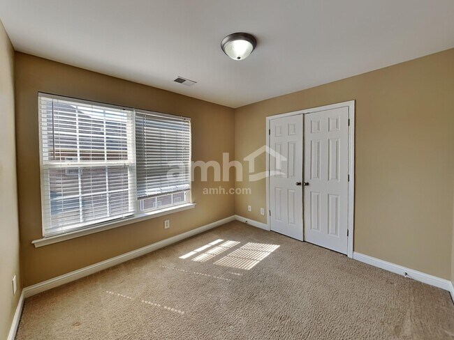 Building Photo - 1017 Stonehollow Way