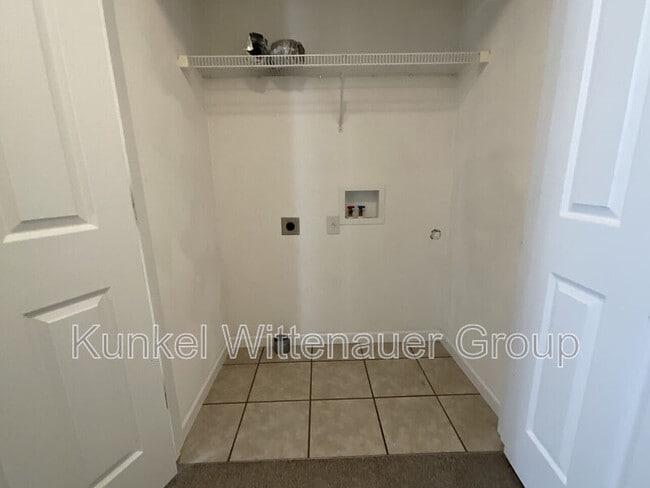 Building Photo - 47 Oak Pointe Cir