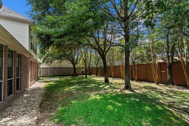 Building Photo - 9610 Champions Cove Dr