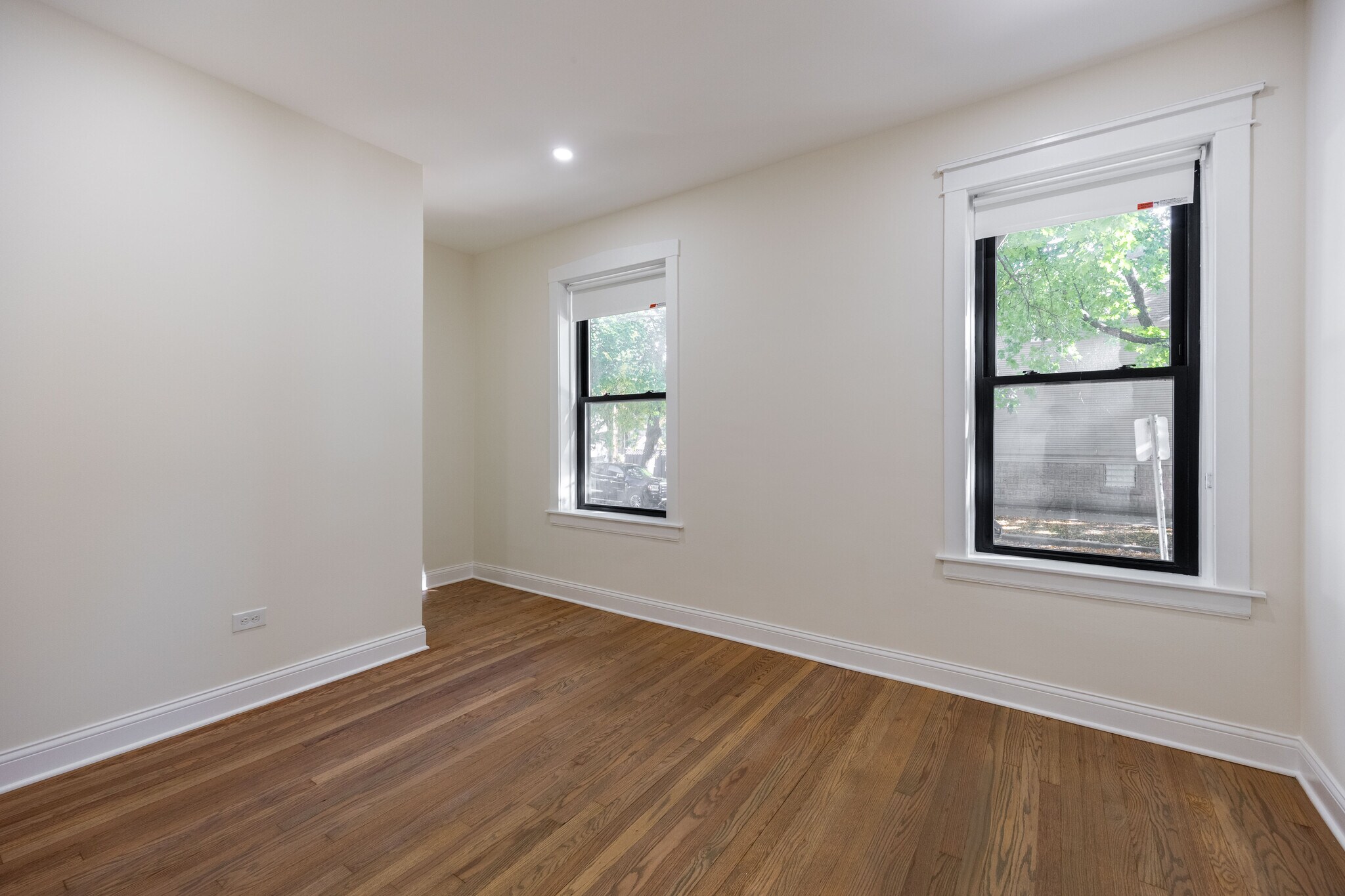 Building Photo - 4636 N Hamilton Ave