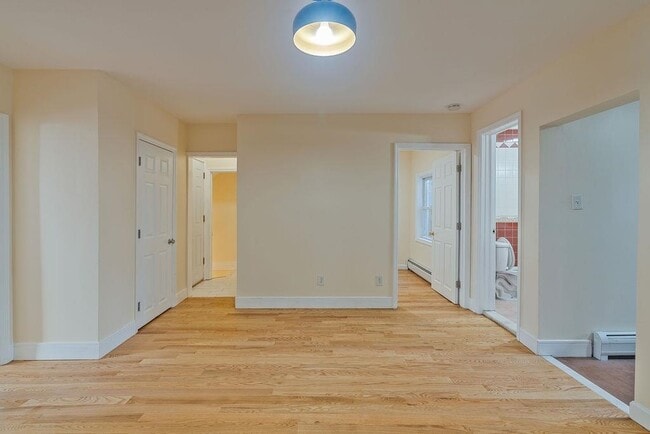 Building Photo - 337 Summit Ave