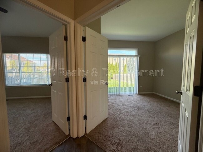 Building Photo - 1652 Cesario Dr
