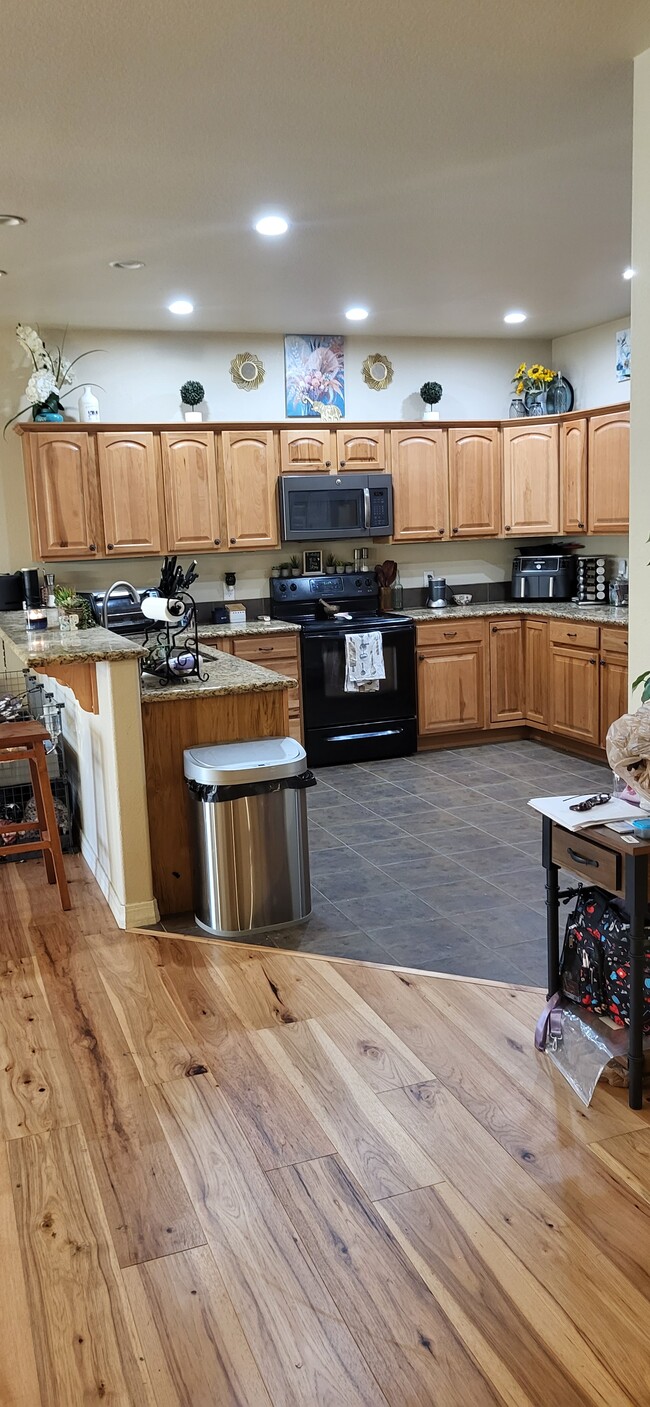 Building Photo - 525 Reed Mesa Dr