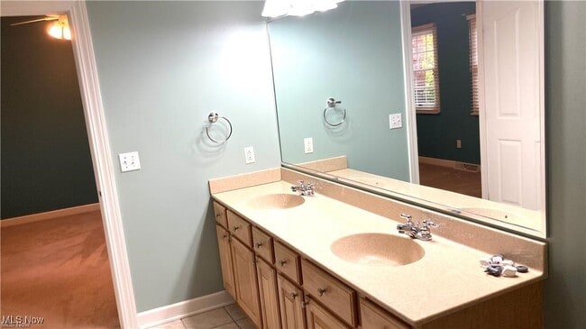 Building Photo - 325 Moccasin Trail