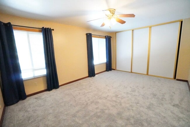 Building Photo - Charming 2-bedroom, 1.5-bathroom condo in ...