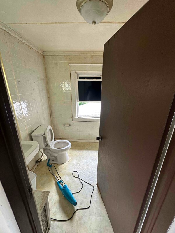 Building Photo - 209 Oak Hill Ave