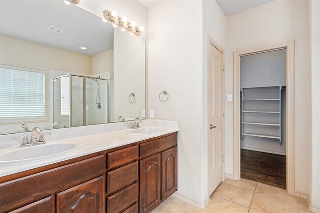 Building Photo - 5032 Harney Dr