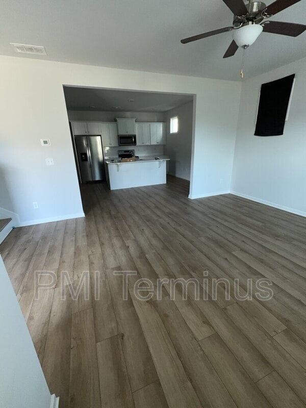Building Photo - 4637 Blake Lp